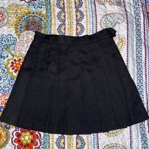 American Apparel Pleated Skirt - Black